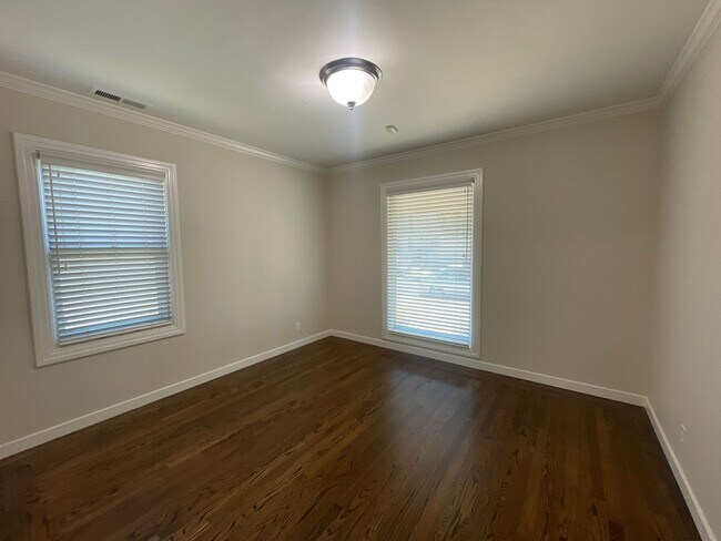 Building Photo - Beautiful San Bruno Home!