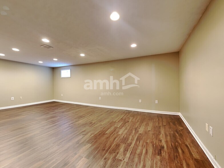 Building Photo - 505 Antietam Blvd