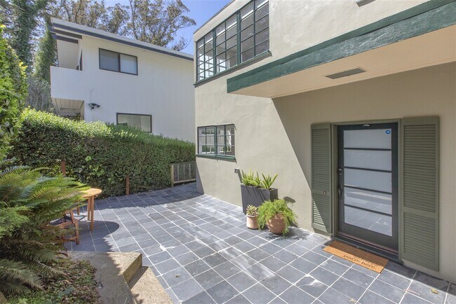 Building Photo - 180 St Germain Ave