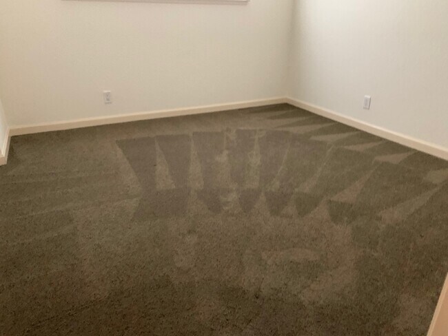 Building Photo - Beautifully Remodeled Evergreen house - hardwood, granite, A/C, stainless - Dogs welcome