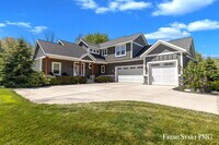 Building Photo - Spacious 6-Bedroom Retreat in Rockford with 3.5 Luxurious Baths