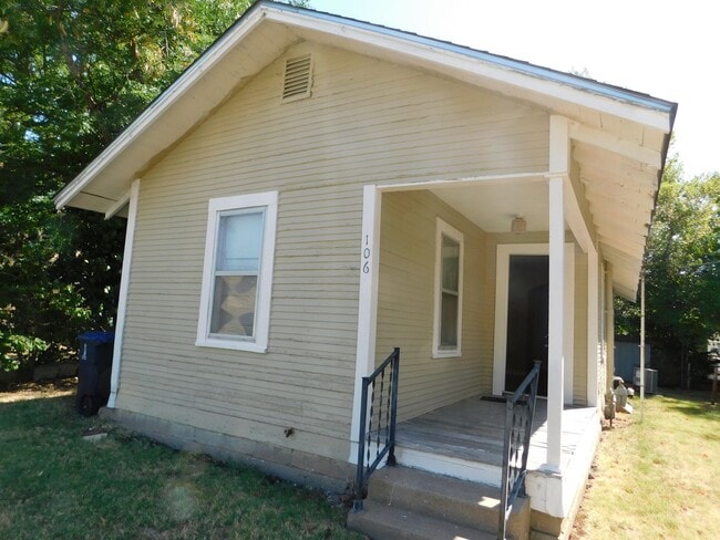 Primary Photo - 1 Bedroom House In El Dorado