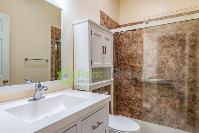 Building Photo - WOW CHECK OUT THIS AWESOME HOME IN RIVERVIEW ESTATES