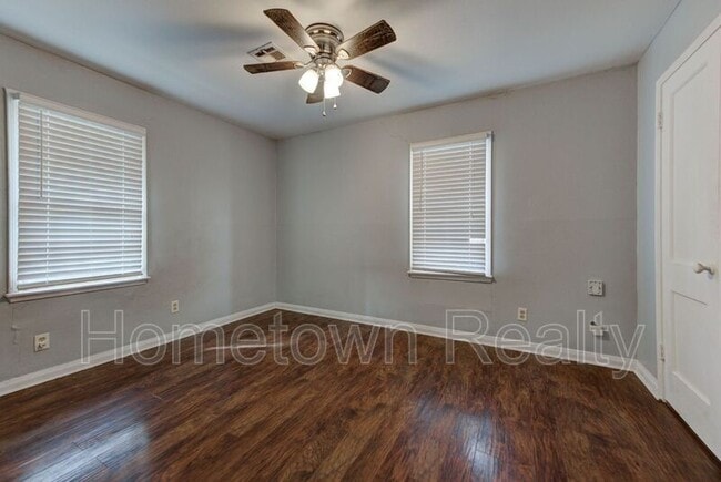 Building Photo - 430 Babb Dr
