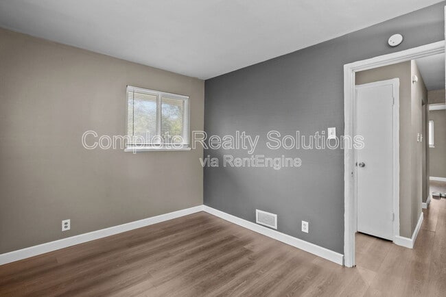Building Photo - 10720 Spring Garden Dr