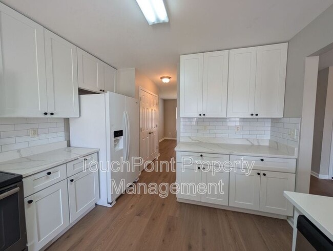 Building Photo - 11307 Breezehill Ln