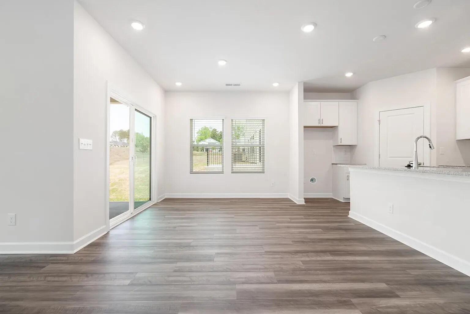 Dining Room (Refrigerator INCLUDED) - 912 Rachel Anne Dr