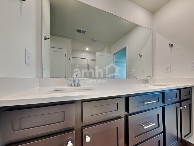 Building Photo - 95 Pecan Dr