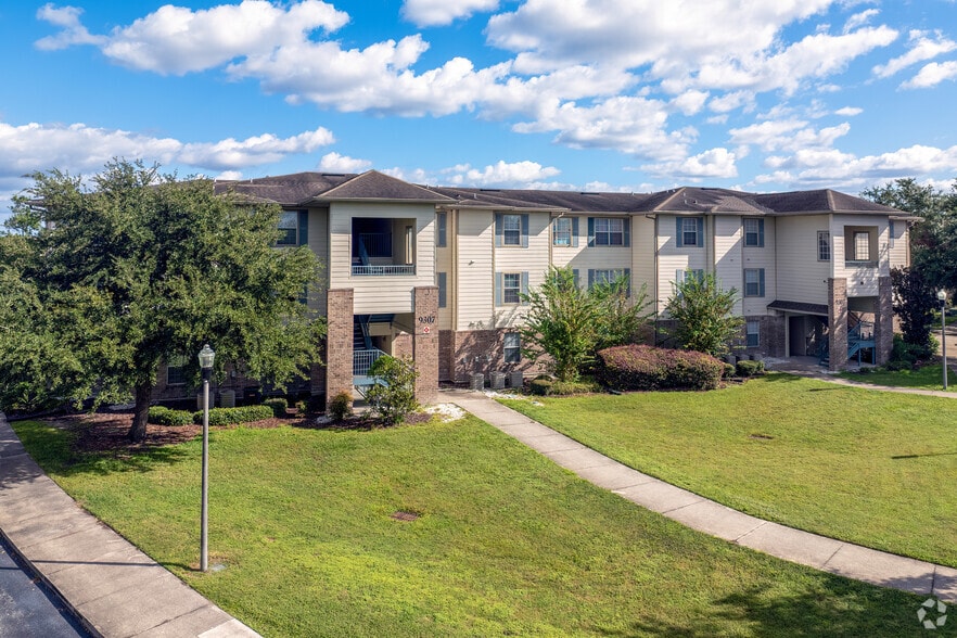 101 Grande Valencia Dr Orlando, FL 32825 - Valencia Trace