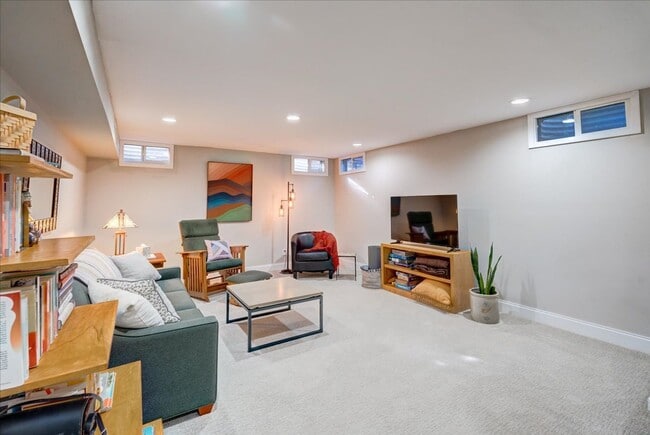 Building Photo - 5601 Russett Rd