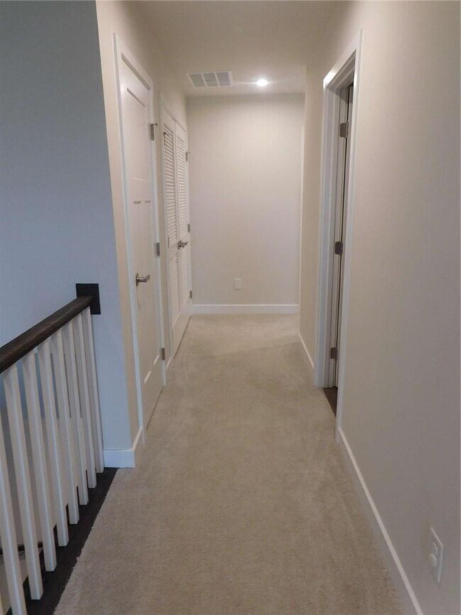 Building Photo - 376 Salt Lk Ln