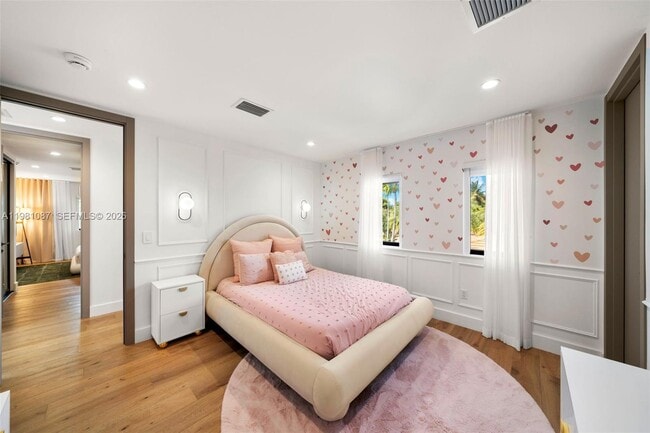 Building Photo - 710 S Shore Dr