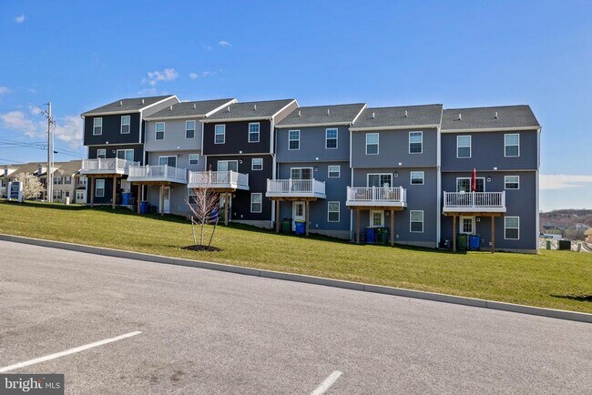 Building Photo - 2059 Clinton Ave