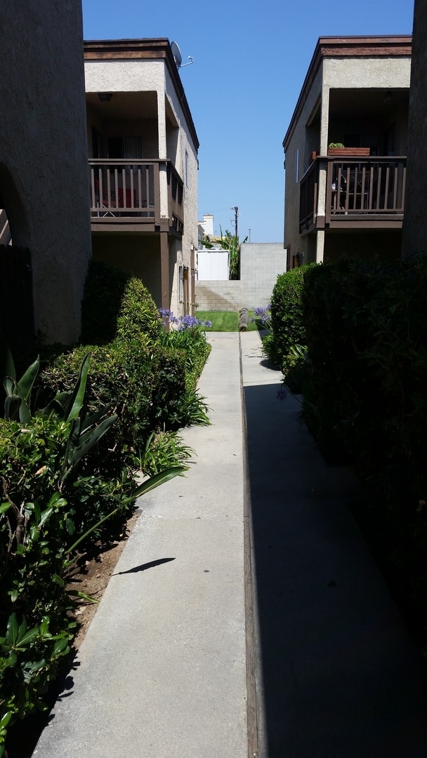 Building Photo - 16902 Hoskins Lane
