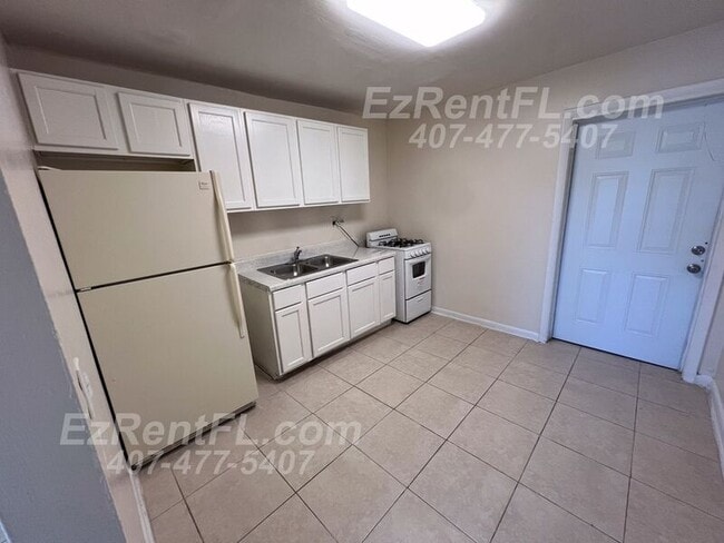 Building Photo - 803 Henrietta Ave