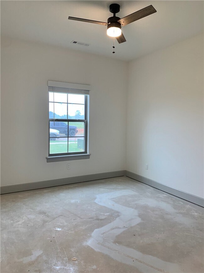 Building Photo - 1036 Parker Ln