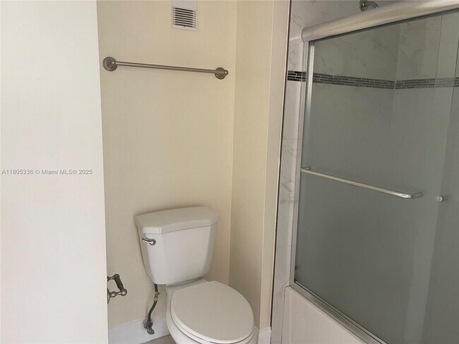 Building Photo - 9401 Evergreen Pl