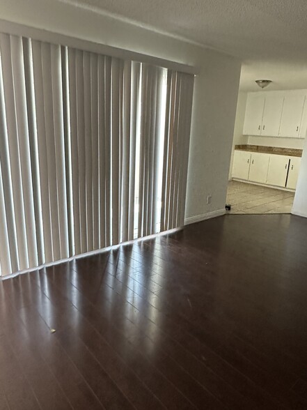 Building Photo - 12349 Oxnard St
