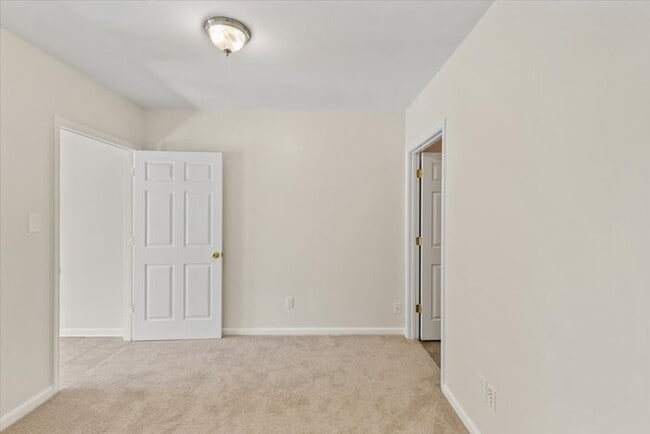 Building Photo - ***Coming Soon!!!***Spacious and Move-In R...