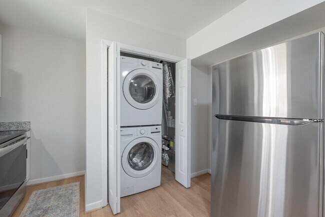 Building Photo - 2241 Mountain View Rd