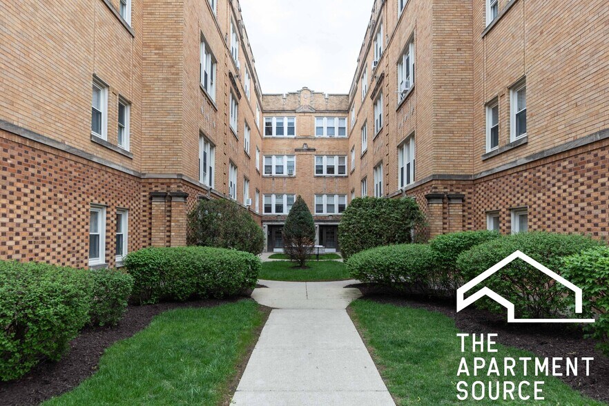 Building Photo - 4013 N Lowell Ave