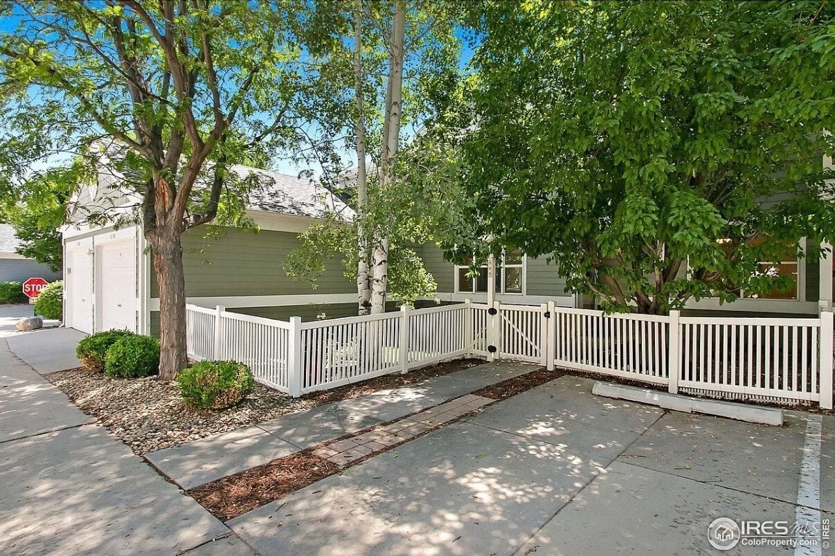 Building Photo - 2051 Grays Peak Dr