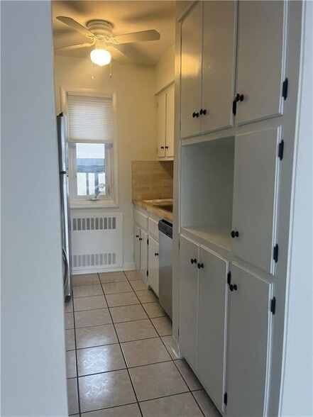 Building Photo - 400 Narragansett Pkwy