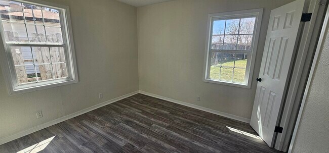 Building Photo - 1404 Deville St