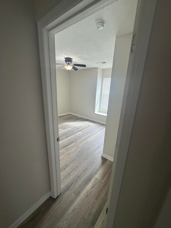 Building Photo - 4765 Limestone Dr NE