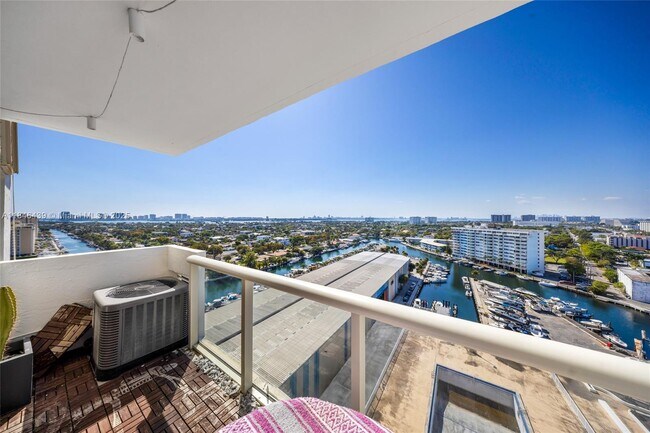 Building Photo - 13499 Biscayne Blvd