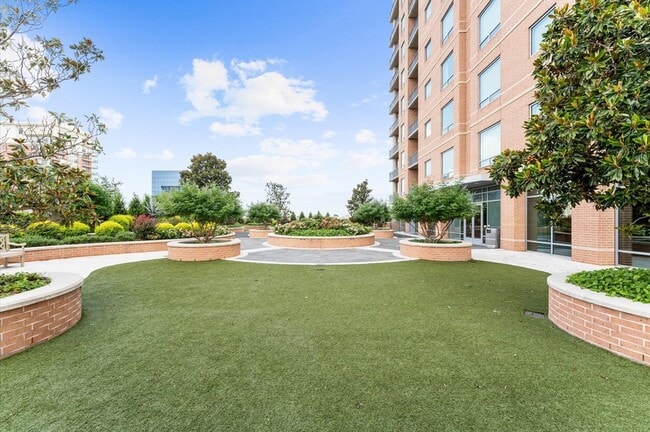 Building Photo - 2207 Bancroft Ln