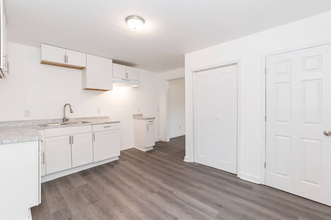 Building Photo - Completely Remodeled One Bedroom Home!