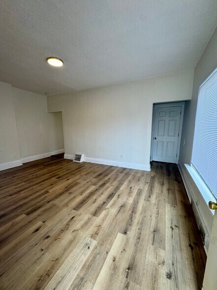 Building Photo - 1047 12th St