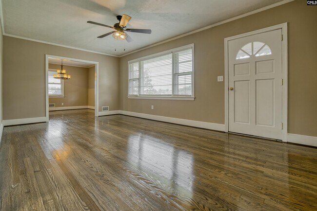 Building Photo - 700 Jansen Ave