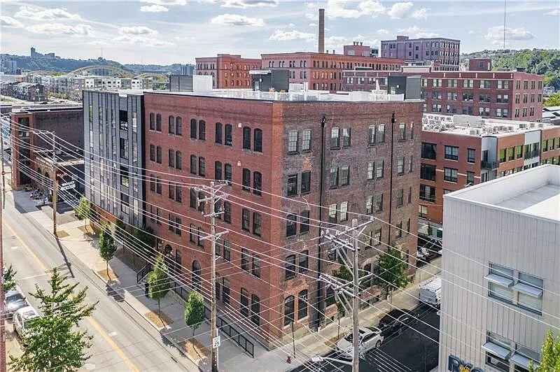 Building Photo - 2419 Smallman St