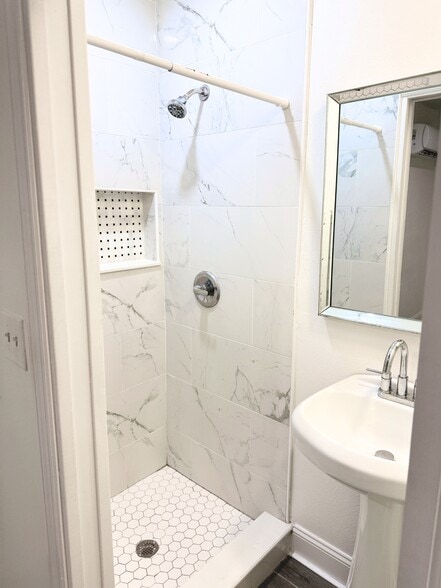 Building Photo - 2315 Carroll Pl