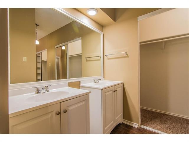 Building Photo - 1080 W Hills Terrace