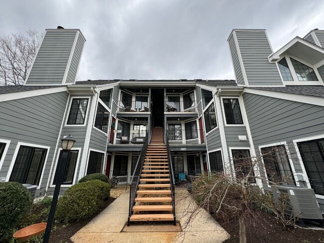 Primary Photo - Sophisticated 2 Bed 2 Bath Condo with Loft...