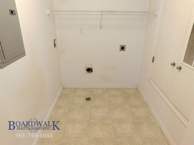 Building Photo - 1529 Westbury Way