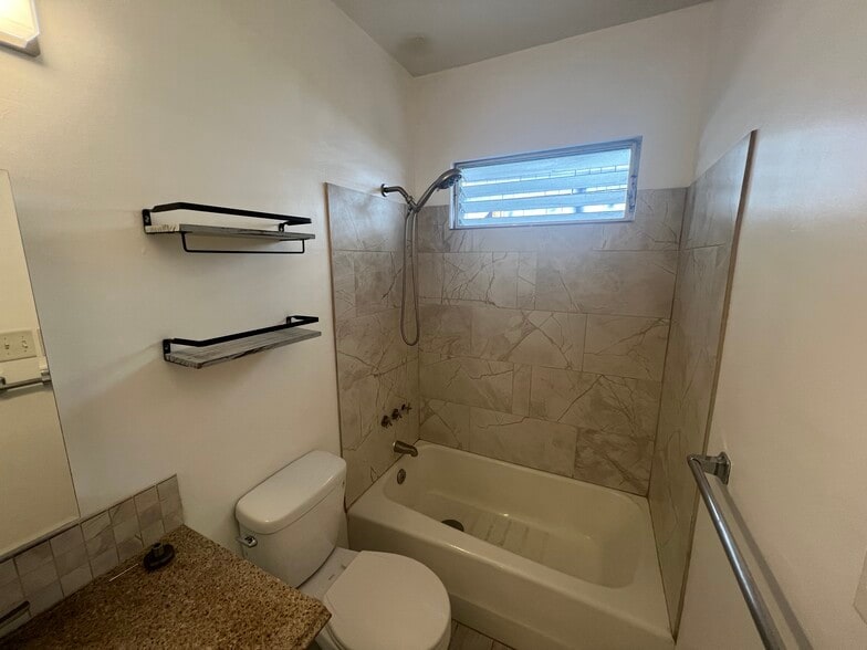 Bathroom - 253 W Canada