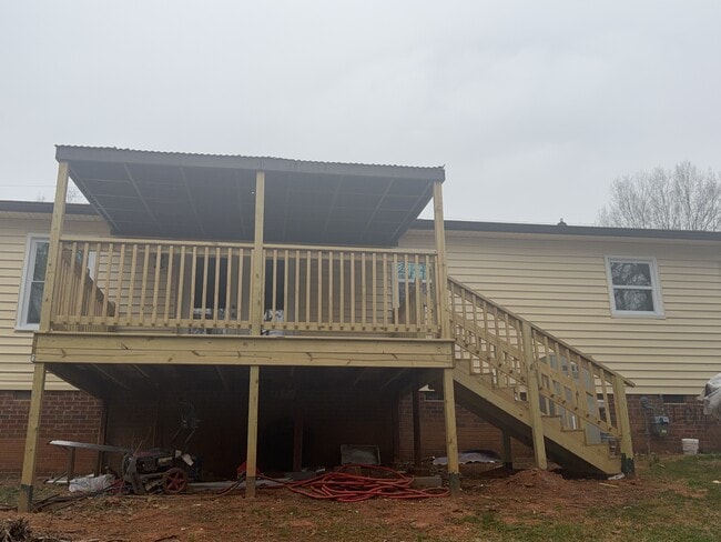 Building Photo - 524 Newcastle Rd