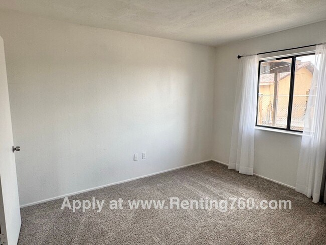 Building Photo - Comfortable 3 Bed 2 Bath Home