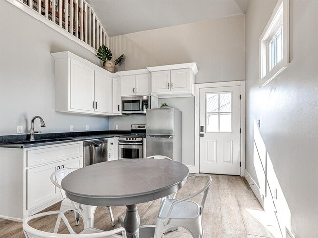 Building Photo - 91 Ridgeline Rd