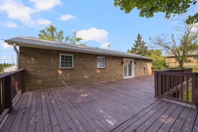 Building Photo - 274 Green Pond Rd