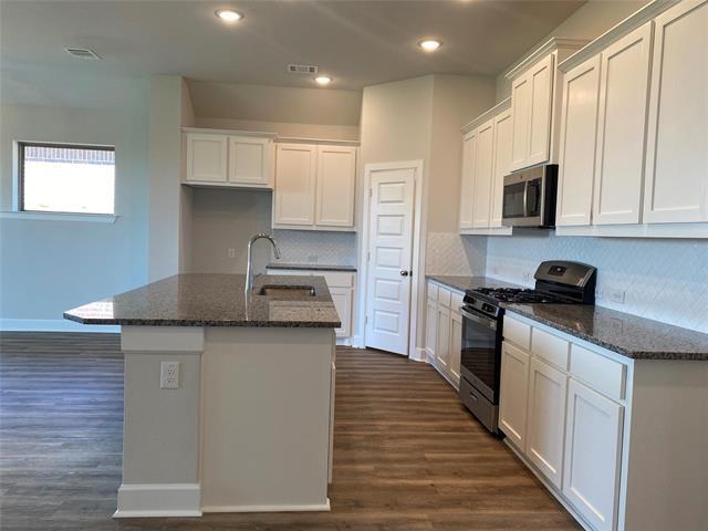 Building Photo - 2111 Clearwater Way