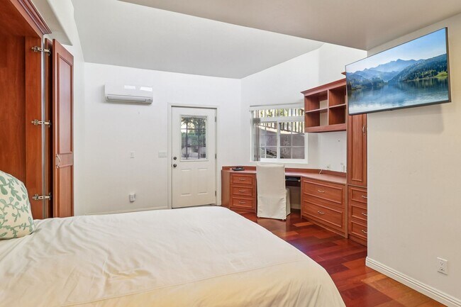 Building Photo - La Jolla Home with Ocean Views! Solar and AC