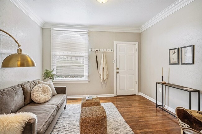 Building Photo - Charming 1 bed/1bath in The Highland - Great Location!