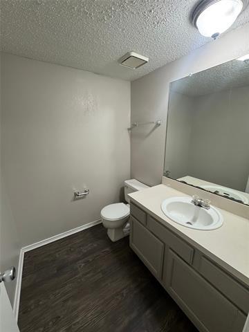 Building Photo - 726 Bluebonnet Dr