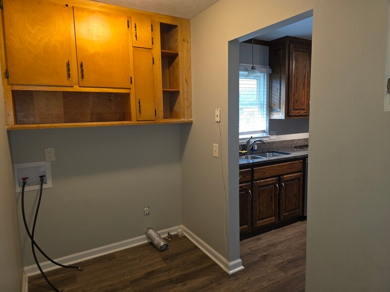 Laundry Room - 115 Windy Hill Ct