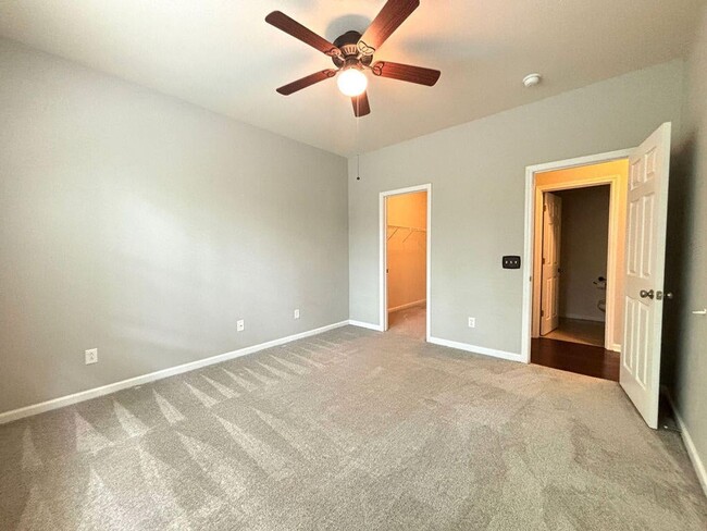Building Photo - Available Now-Beautiful 4 BR/3BA Home